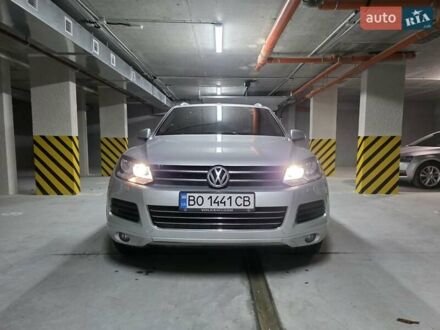 Серый Фольксваген Туарег, объемом двигателя 2.97 л и пробегом 219 тыс. км за 18499 $, фото 1 на Automoto.ua