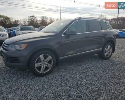 Серый Фольксваген Туарег, объемом двигателя 3 л и пробегом 251 тыс. км за 2400 $, фото 1 на Automoto.ua