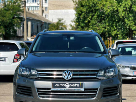 Сірий Фольксваген Туарег, об'ємом двигуна 3 л та пробігом 225 тис. км за 18500 $, фото 1 на Automoto.ua