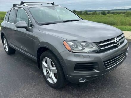 Сірий Фольксваген Туарег, об'ємом двигуна 3 л та пробігом 86 тис. км за 12600 $, фото 1 на Automoto.ua