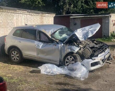 Сірий Фольксваген Туарег, об'ємом двигуна 3 л та пробігом 143 тис. км за 8000 $, фото 1 на Automoto.ua