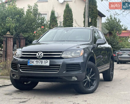 Серый Фольксваген Туарег, объемом двигателя 3 л и пробегом 278 тыс. км за 17500 $, фото 1 на Automoto.ua