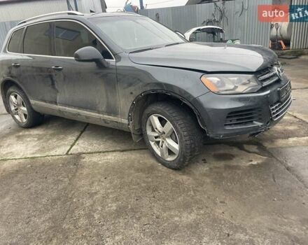 Сірий Фольксваген Туарег, об'ємом двигуна 2.97 л та пробігом 185 тис. км за 8700 $, фото 1 на Automoto.ua