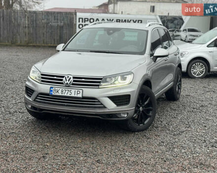 Серый Фольксваген Туарег, объемом двигателя 3 л и пробегом 190 тыс. км за 23800 $, фото 1 на Automoto.ua
