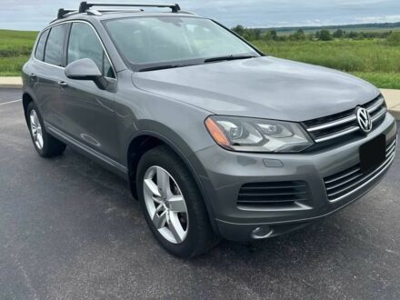 Серый Фольксваген Туарег, объемом двигателя 3 л и пробегом 88 тыс. км за 6000 $, фото 1 на Automoto.ua