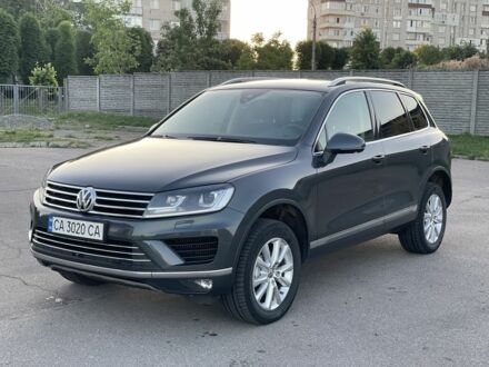 Фольксваген Туарег 2015 в Каменке на Automoto.ua Серый Фольксваген Туарег, объемом двигателя 3 л и пробегом 168 тыс. км за 27500 $, фото 1 на Automoto.ua