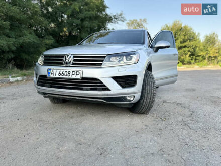 Серый Фольксваген Туарег, объемом двигателя 2.97 л и пробегом 224 тыс. км за 21750 $, фото 1 на Automoto.ua