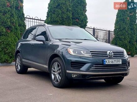 Серый Фольксваген Туарег, объемом двигателя 2.97 л и пробегом 273 тыс. км за 21999 $, фото 1 на Automoto.ua