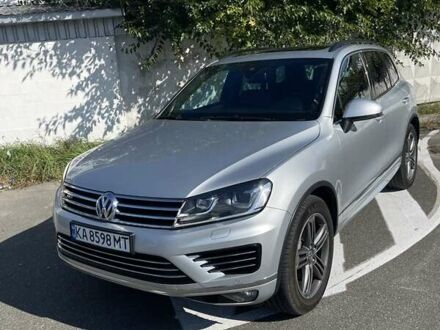 Серый Фольксваген Туарег, объемом двигателя 2.97 л и пробегом 190 тыс. км за 29999 $, фото 1 на Automoto.ua