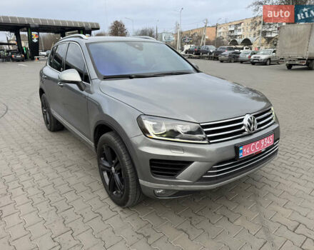 Серый Фольксваген Туарег, объемом двигателя 3.6 л и пробегом 240 тыс. км за 17700 $, фото 1 на Automoto.ua