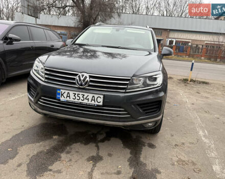 Серый Фольксваген Туарег, объемом двигателя 2.97 л и пробегом 106 тыс. км за 32800 $, фото 1 на Automoto.ua