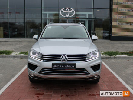 Серый Фольксваген Туарег, объемом двигателя 3 л и пробегом 171 тыс. км за 28900 $, фото 1 на Automoto.ua