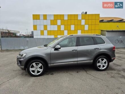 Сірий Фольксваген Туарег, об'ємом двигуна 3 л та пробігом 250 тис. км за 27750 $, фото 1 на Automoto.ua