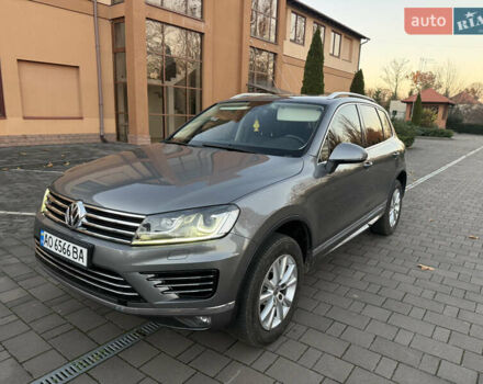 Серый Фольксваген Туарег, объемом двигателя 2.97 л и пробегом 139 тыс. км за 33900 $, фото 1 на Automoto.ua