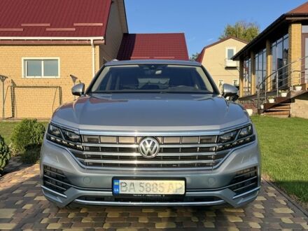 Серый Фольксваген Туарег, объемом двигателя 3 л и пробегом 158 тыс. км за 41000 $, фото 1 на Automoto.ua