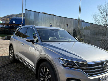 Фольксваген Туарег 2018 в Тячеве на Automoto.ua Серый Фольксваген Туарег, объемом двигателя 2.97 л и пробегом 184 тыс. км за 39500 $, фото 1 на Automoto.ua