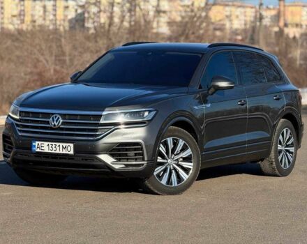 Сірий Фольксваген Туарег, об'ємом двигуна 3 л та пробігом 80 тис. км за 42000 $, фото 1 на Automoto.ua