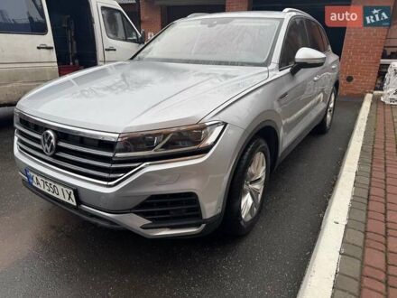 Фольксваген Туарег 2019 у Тернополі на Automoto.ua Сірий Фольксваген Туарег, об'ємом двигуна 3 л та пробігом 67 тис. км за 44000 $, фото 1 на Automoto.ua