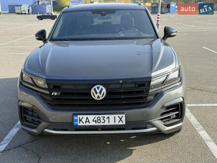 Серый Фольксваген Туарег, объемом двигателя 2.97 л и пробегом 214 тыс. км за 46700 $, фото 1 на Automoto.ua