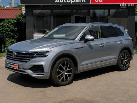 Фольксваген Туарег 2019 у Вінниці на Automoto.ua Сірий Фольксваген Туарег, об'ємом двигуна 3 л та пробігом 45 тис. км за 69990 $, фото 1 на Automoto.ua