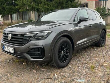 Серый Фольксваген Туарег, объемом двигателя 2.97 л и пробегом 154 тыс. км за 51000 $, фото 1 на Automoto.ua