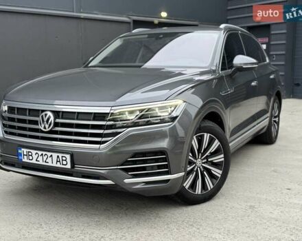 Серый Фольксваген Туарег, объемом двигателя 3 л и пробегом 246 тыс. км за 41750 $, фото 1 на Automoto.ua