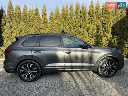Фольксваген Туарег 2020 у Почаїв на Automoto.ua Сірий Фольксваген Туарег, об'ємом двигуна 2.97 л та пробігом 91 тис. км за 62500 $, фото 1 на Automoto.ua