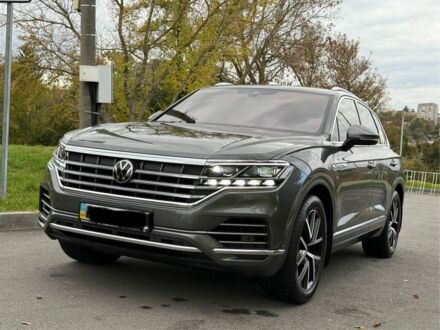 Фольксваген Туарег 2020 в Виннице на Automoto.ua Серый Фольксваген Туарег, объемом двигателя 3 л и пробегом 62 тыс. км за 57950 $, фото 1 на Automoto.ua