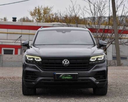 Сірий Фольксваген Туарег, об'ємом двигуна 3 л та пробігом 204 тис. км за 41999 $, фото 1 на Automoto.ua