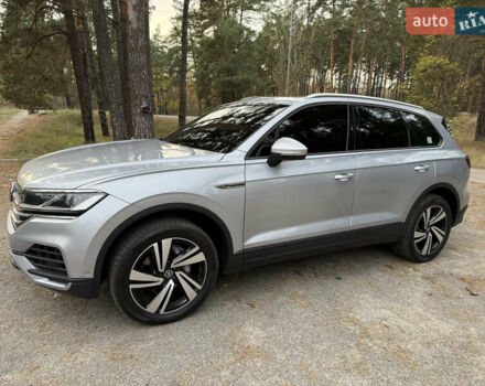 Серый Фольксваген Туарег, объемом двигателя 3 л и пробегом 56 тыс. км за 46900 $, фото 1 на Automoto.ua