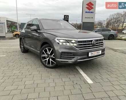 Сірий Фольксваген Туарег, об'ємом двигуна 2.97 л та пробігом 110 тис. км за 56000 $, фото 1 на Automoto.ua
