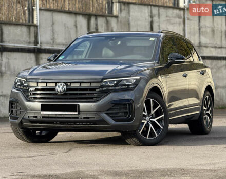 Сірий Фольксваген Туарег, об'ємом двигуна 3 л та пробігом 175 тис. км за 53999 $, фото 1 на Automoto.ua