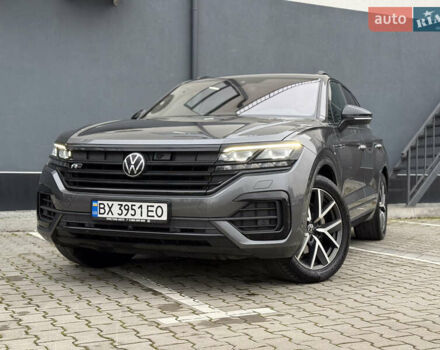 Серый Фольксваген Туарег, объемом двигателя 2.97 л и пробегом 160 тыс. км за 53700 $, фото 1 на Automoto.ua