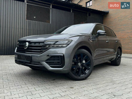 Фольксваген Туарег 2022 у Казатине на Automoto.ua Сірий Фольксваген Туарег, об'ємом двигуна 3 л та пробігом 141 тис. км за 58999 $, фото 1 на Automoto.ua