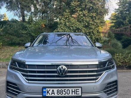 Фольксваген Туарег 2022 в Киеве на Automoto.ua Серый Фольксваген Туарег, объемом двигателя 2.97 л и пробегом 8 тыс. км за 64000 $, фото 1 на Automoto.ua
