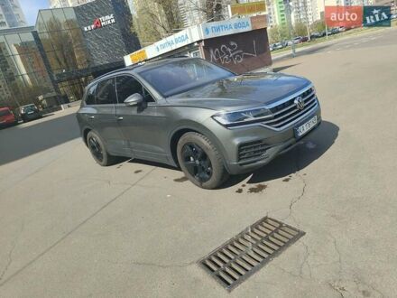 Фольксваген Туарег 2024 у Києві на Automoto.ua Сірий Фольксваген Туарег, об'ємом двигуна 2.97 л та пробігом 21 тис. км за 66000 $, фото 1 на Automoto.ua