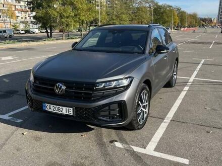 Серый Фольксваген Туарег, объемом двигателя 2.97 л и пробегом 25 тыс. км за 84000 $, фото 1 на Automoto.ua