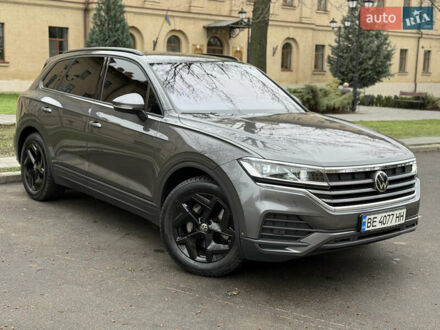 Серый Фольксваген Туарег, объемом двигателя 2.97 л и пробегом 20 тыс. км за 65000 $, фото 1 на Automoto.ua