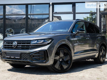 Серый Фольксваген Туарег, объемом двигателя 2.97 л и пробегом 29 тыс. км за 81450 $, фото 1 на Automoto.ua