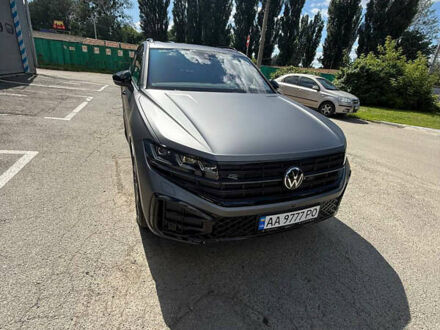 Серый Фольксваген Туарег, объемом двигателя 2.97 л и пробегом 17 тыс. км за 87000 $, фото 1 на Automoto.ua