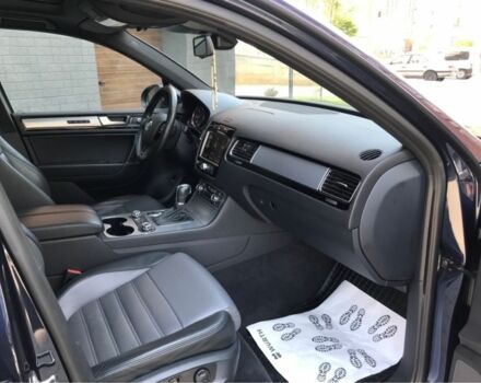 Синий Фольксваген Туарег, объемом двигателя 3 л и пробегом 175 тыс. км за 27000 $, фото 6 на Automoto.ua