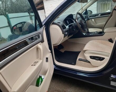 Синій Фольксваген Туарег, об'ємом двигуна 3 л та пробігом 236 тис. км за 21500 $, фото 16 на Automoto.ua