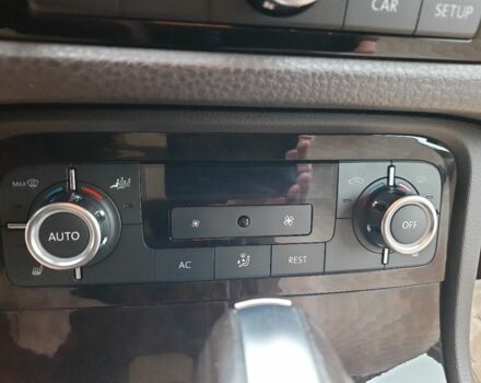 Синій Фольксваген Туарег, об'ємом двигуна 3 л та пробігом 236 тис. км за 21500 $, фото 11 на Automoto.ua