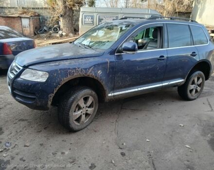 Синий Фольксваген Туарег, объемом двигателя 5 л и пробегом 400 тыс. км за 4662 $, фото 2 на Automoto.ua