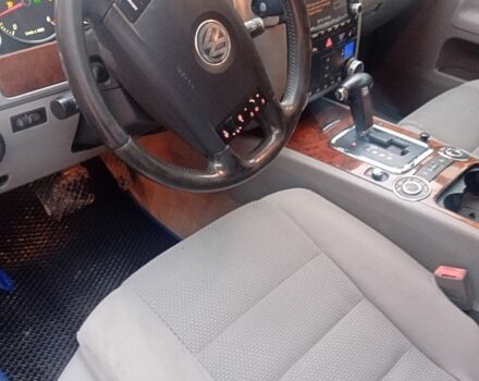 Синий Фольксваген Туарег, объемом двигателя 2.5 л и пробегом 306 тыс. км за 6800 $, фото 6 на Automoto.ua