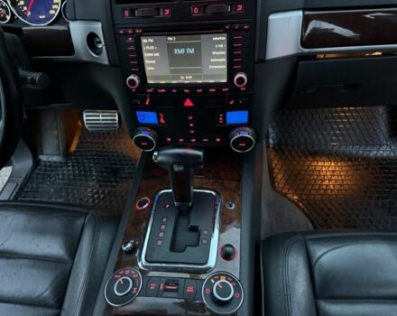 Синий Фольксваген Туарег, объемом двигателя 5 л и пробегом 192 тыс. км за 4400 $, фото 6 на Automoto.ua