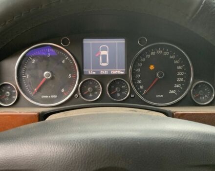 Синий Фольксваген Туарег, объемом двигателя 3 л и пробегом 261 тыс. км за 4000 $, фото 5 на Automoto.ua