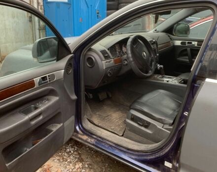 Синий Фольксваген Туарег, объемом двигателя 3 л и пробегом 261 тыс. км за 4000 $, фото 4 на Automoto.ua