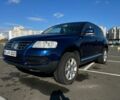 Синий Фольксваген Туарег, объемом двигателя 3 л и пробегом 367 тыс. км за 5800 $, фото 1 на Automoto.ua