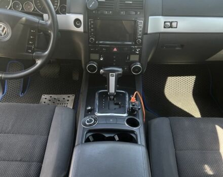 Синий Фольксваген Туарег, объемом двигателя 3 л и пробегом 377 тыс. км за 8700 $, фото 19 на Automoto.ua